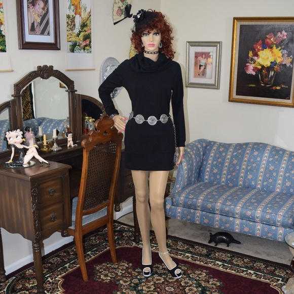 LONG SLEEVE MINI DRESS - Picture 2 of 8